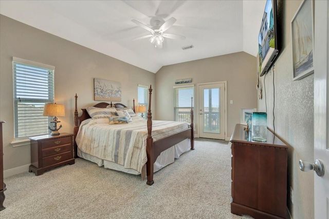 28 Dolphin Street, Bayou Vista, TX 77563