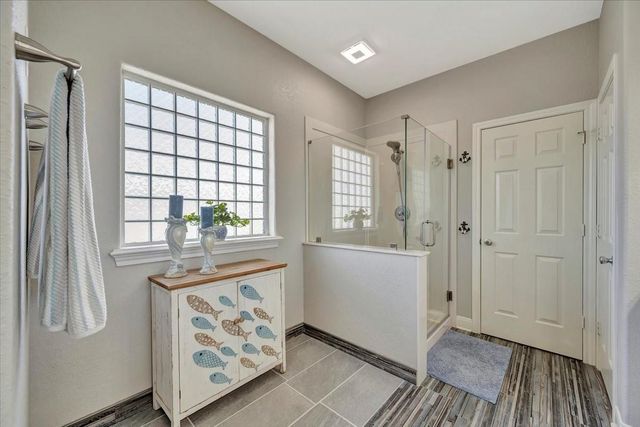 28 Dolphin Street, Bayou Vista, TX 77563