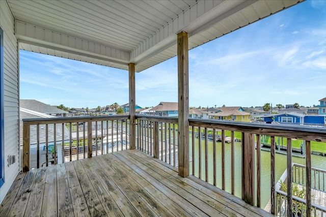 28 Dolphin Street, Bayou Vista, TX 77563