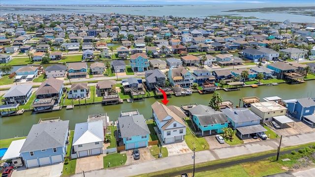 28 Dolphin Street, Bayou Vista, TX 77563