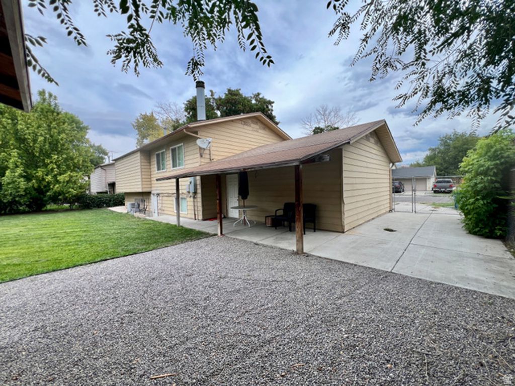 565 N PAMELA WAY, Salt Lake City, UT 84116 — photo 2