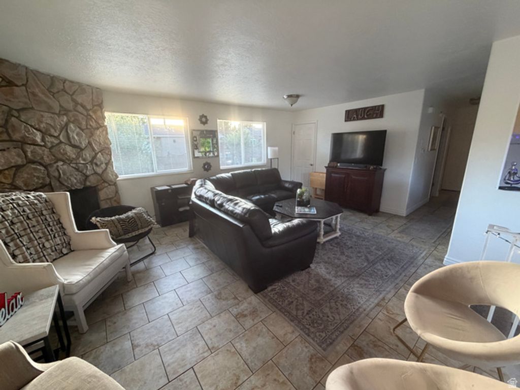 565 N PAMELA WAY, Salt Lake City, UT 84116 — photo 4