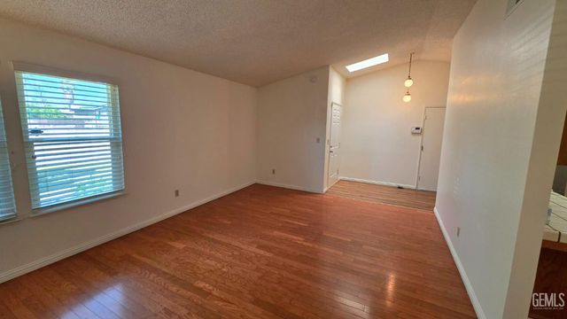 5812 El Camino Avenue, Bakersfield, CA 93313