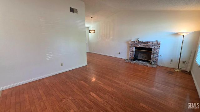 5812 El Camino Avenue, Bakersfield, CA 93313