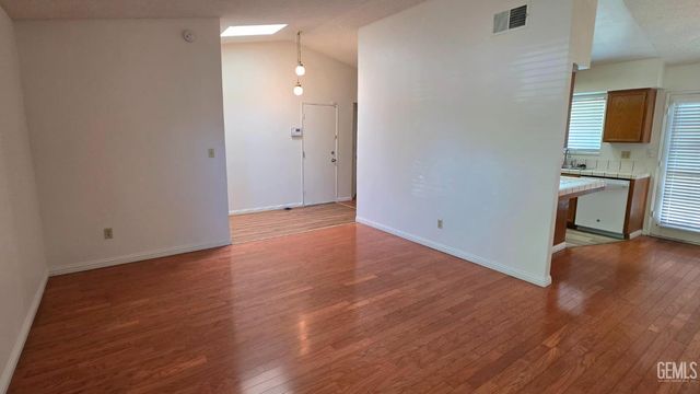 5812 El Camino Avenue, Bakersfield, CA 93313