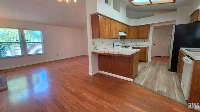 5812 El Camino Avenue, Bakersfield, CA 93313