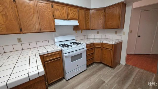 5812 El Camino Avenue, Bakersfield, CA 93313