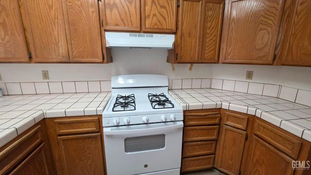 5812 El Camino Avenue, Bakersfield, CA 93313