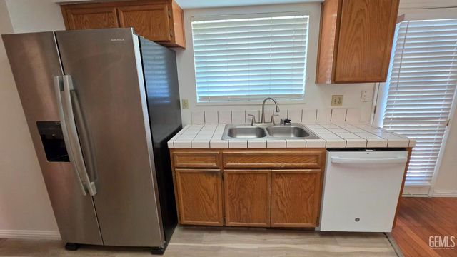 5812 El Camino Avenue, Bakersfield, CA 93313