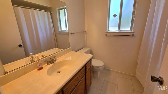 5812 El Camino Avenue, Bakersfield, CA 93313