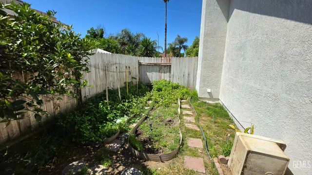 5812 El Camino Avenue, Bakersfield, CA 93313