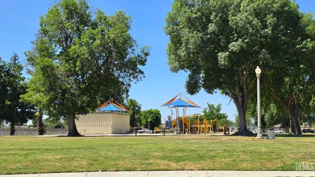 5812 El Camino Avenue, Bakersfield, CA 93313