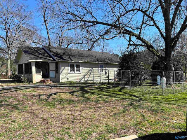 280 Blythe Mcdaniel Drive, Gadsden, AL 35901