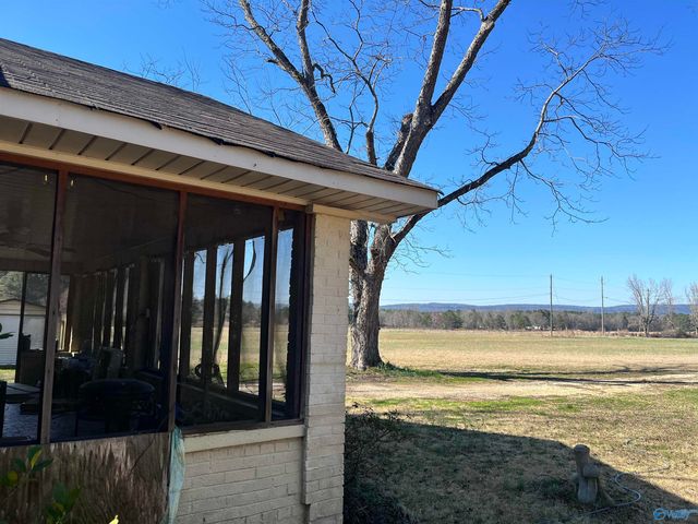 280 Blythe Mcdaniel Drive, Gadsden, AL 35901