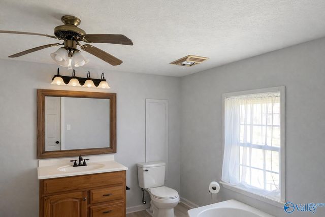 280 Blythe Mcdaniel Drive, Gadsden, AL 35901