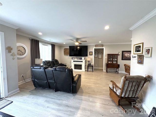 6724 Wylie Circle, Kershaw, SC 29067
