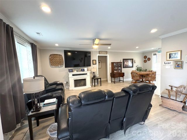 6724 Wylie Circle, Kershaw, SC 29067