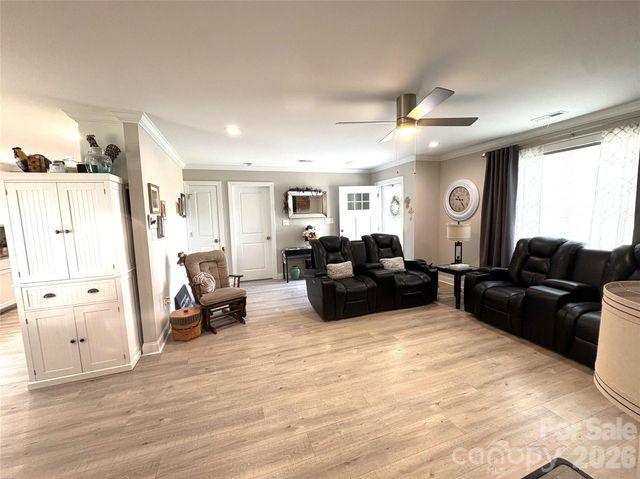 6724 Wylie Circle, Kershaw, SC 29067