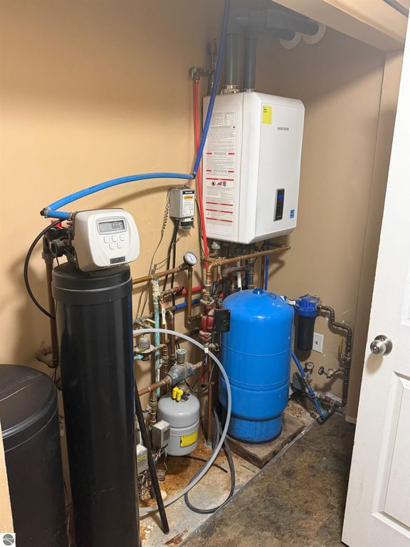 Image 11 of property listing at 3921 Elizabeth Street, Rosebush, MI 48878