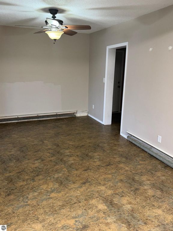 Image 12 of property listing at 3921 Elizabeth Street, Rosebush, MI 48878