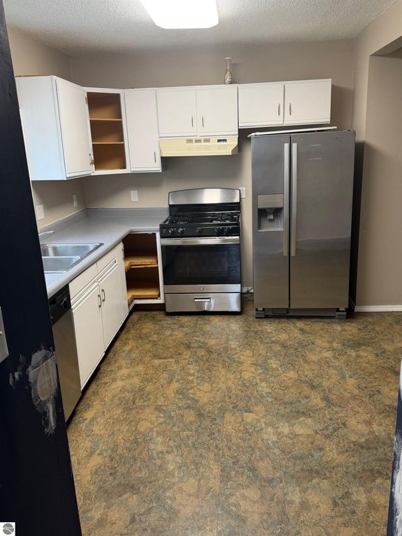 Image 13 of property listing at 3921 Elizabeth Street, Rosebush, MI 48878