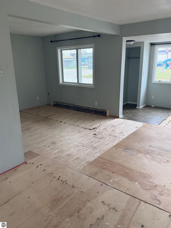 Image 15 of property listing at 3921 Elizabeth Street, Rosebush, MI 48878