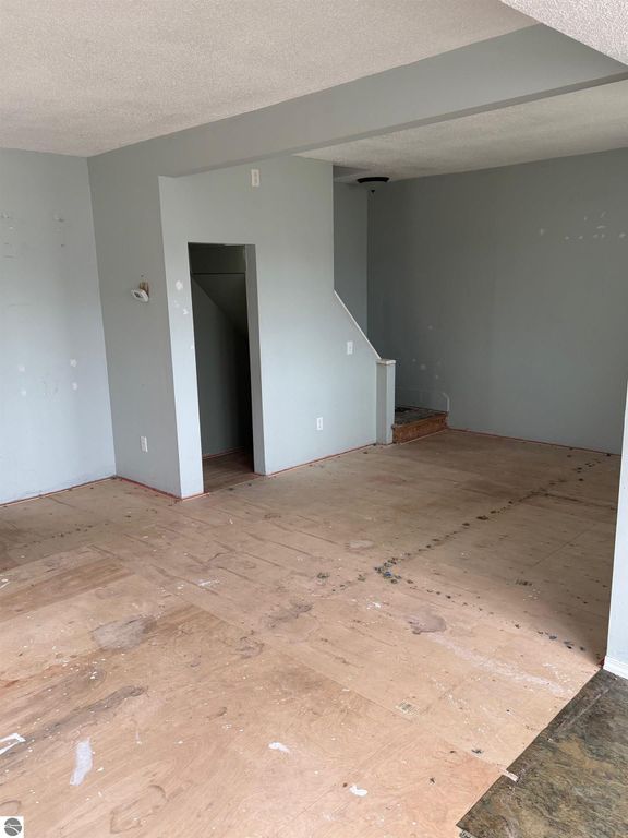 Image 17 of property listing at 3921 Elizabeth Street, Rosebush, MI 48878