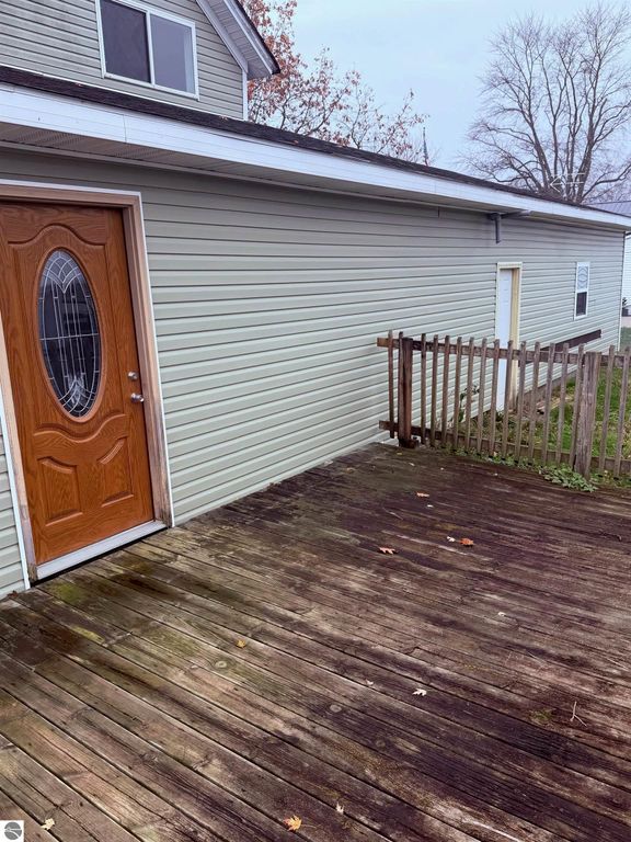 Image 3 of property listing at 3921 Elizabeth Street, Rosebush, MI 48878