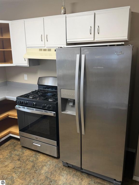 Image 4 of property listing at 3921 Elizabeth Street, Rosebush, MI 48878