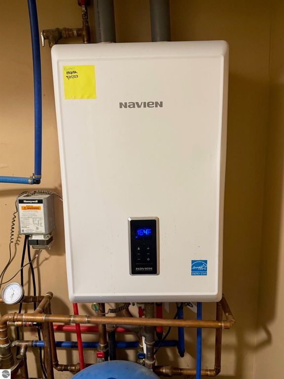 Image 8 of property listing at 3921 Elizabeth Street, Rosebush, MI 48878