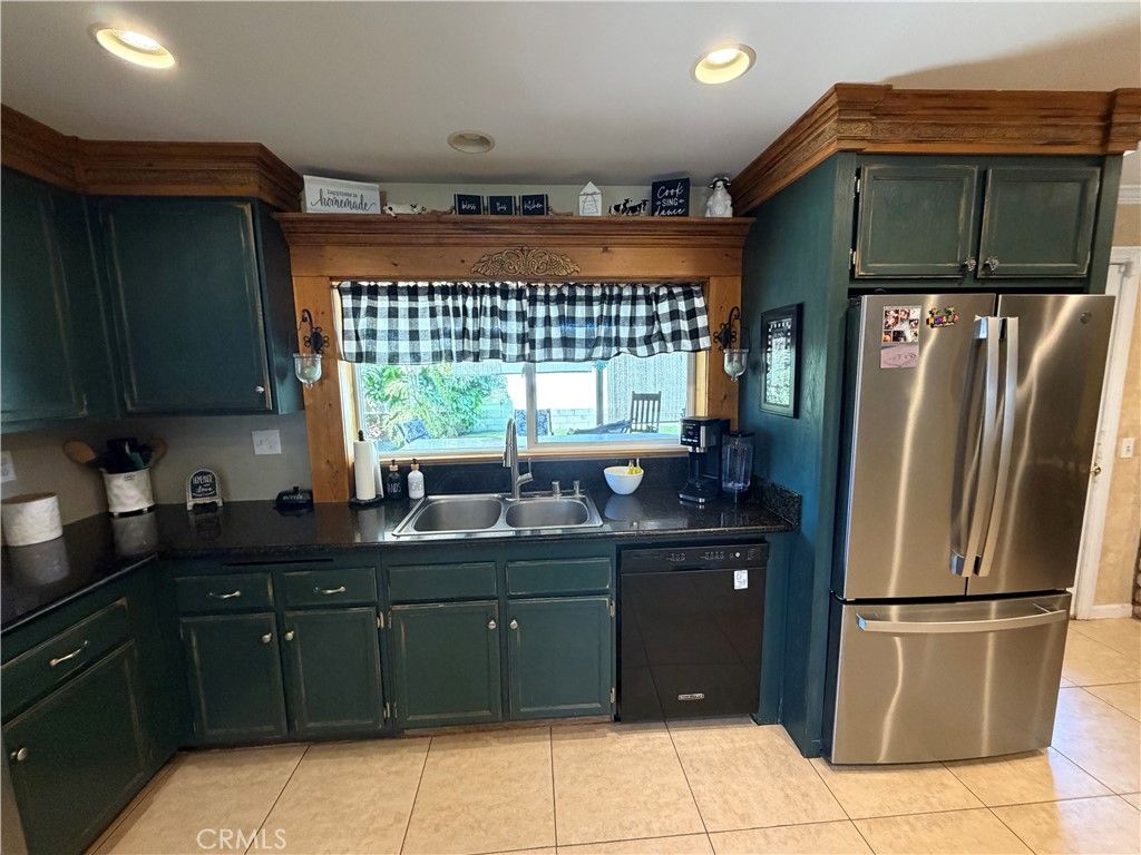Image 12 of property listing at 2906 Garfield, Ontario, CA 91761