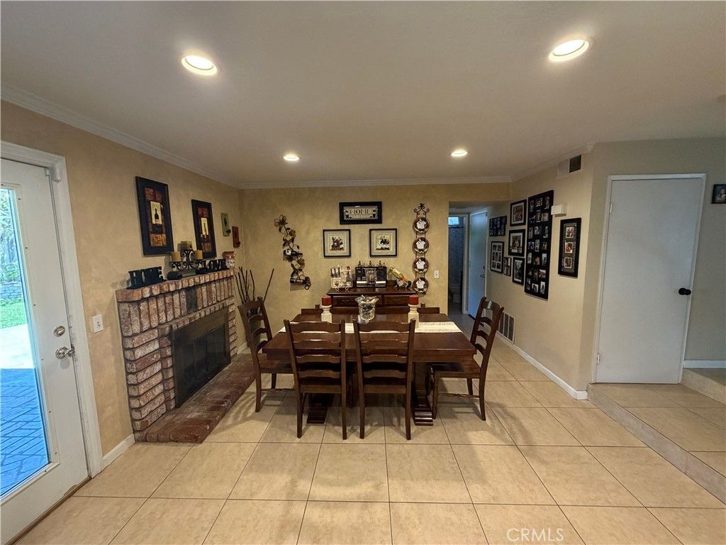 Image 3 of property listing at 2906 Garfield, Ontario, CA 91761