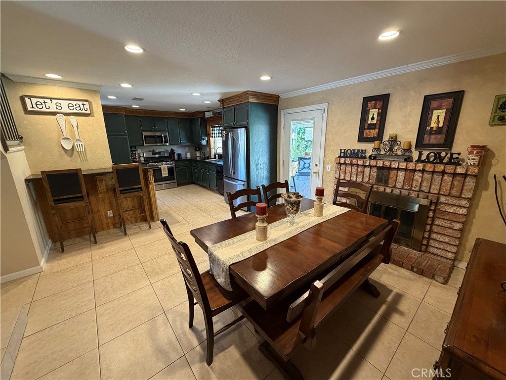 Image 9 of property listing at 2906 Garfield, Ontario, CA 91761