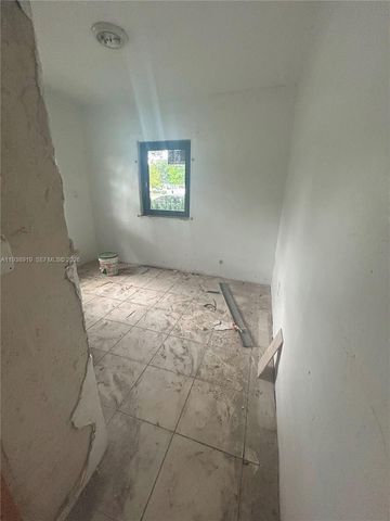 2281 NW 153rd St, Miami Gardens, FL 33054