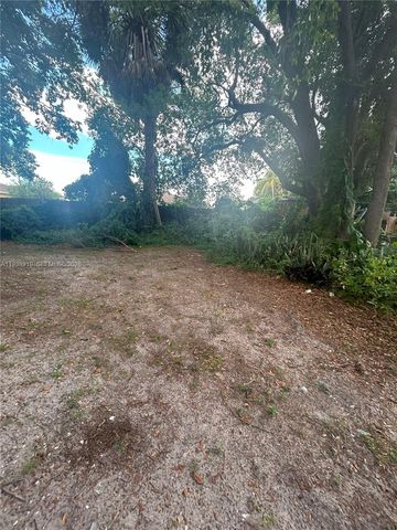 2281 NW 153rd St, Miami Gardens, FL 33054