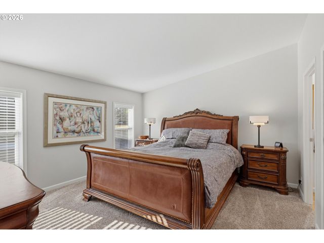 18345 Ne GLISAN St, Portland, OR 97230