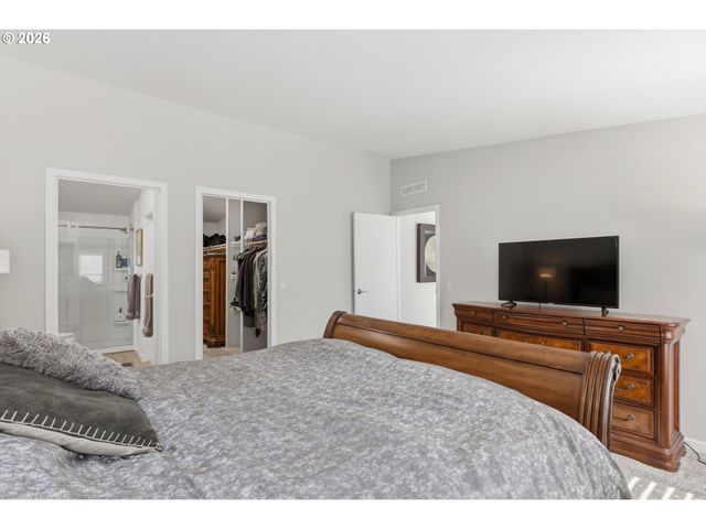 18345 Ne GLISAN St, Portland, OR 97230