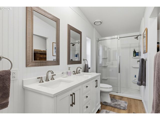 18345 Ne GLISAN St, Portland, OR 97230