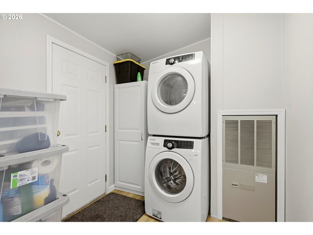 18345 Ne GLISAN St, Portland, OR 97230