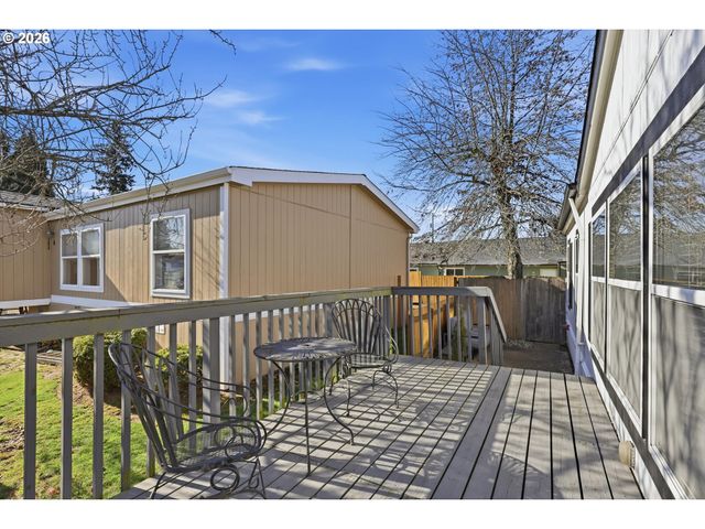 18345 Ne GLISAN St, Portland, OR 97230