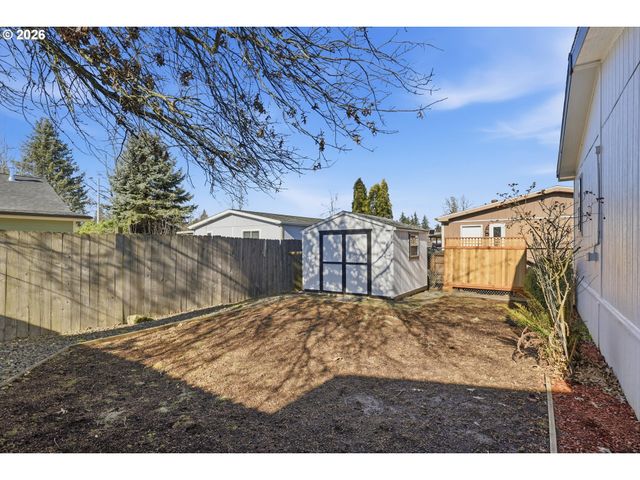 18345 Ne GLISAN St, Portland, OR 97230