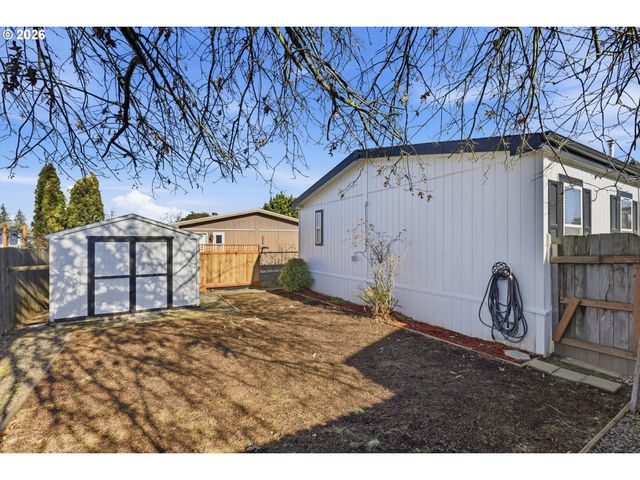 18345 Ne GLISAN St, Portland, OR 97230