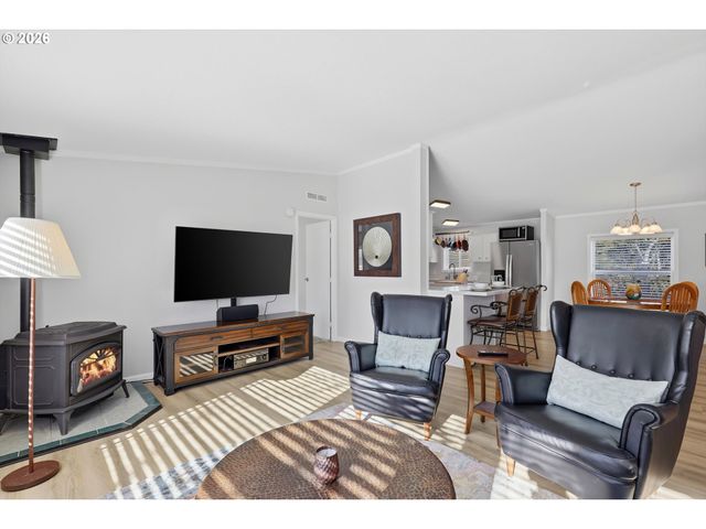 18345 Ne GLISAN St, Portland, OR 97230