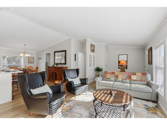 18345 Ne GLISAN St, Portland, OR 97230