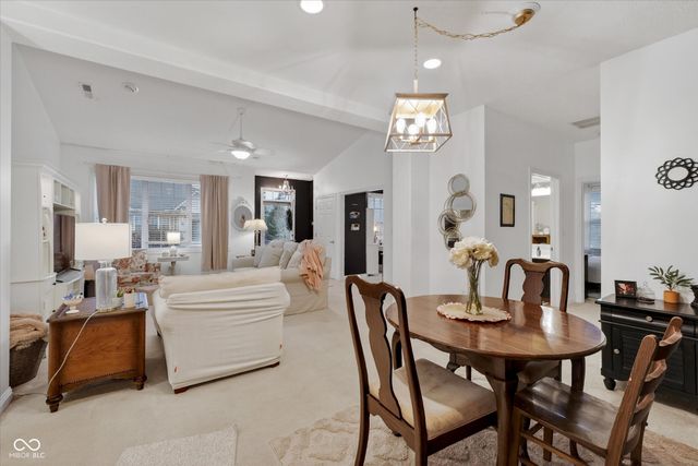 6872 Park Square Drive D, Avon, IN 46123