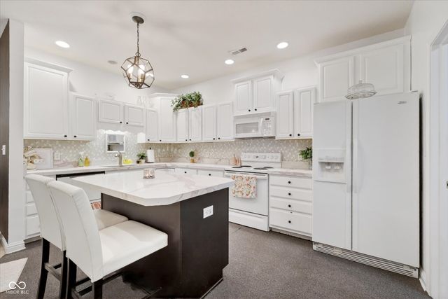 6872 Park Square Drive D, Avon, IN 46123