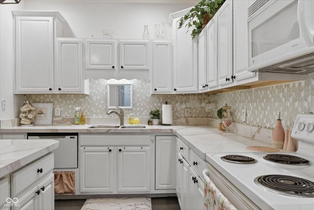 6872 Park Square Drive D, Avon, IN 46123