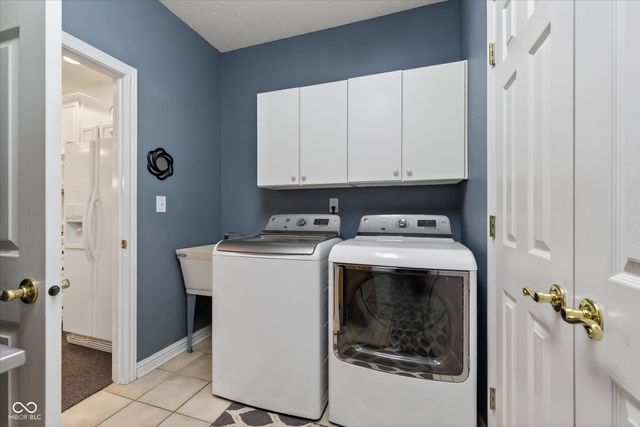 6872 Park Square Drive D, Avon, IN 46123