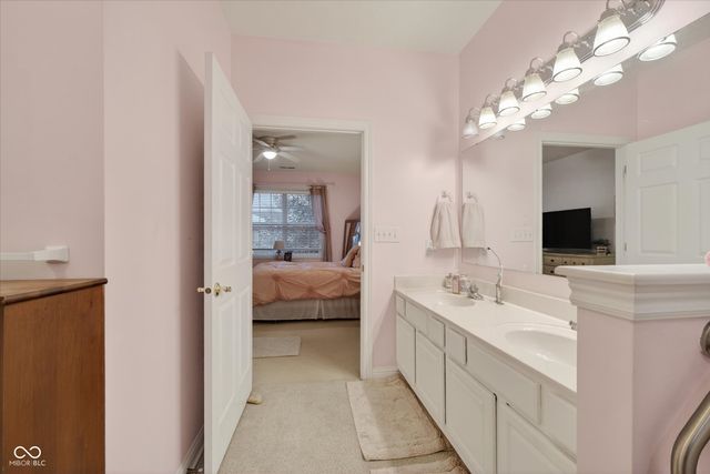 6872 Park Square Drive D, Avon, IN 46123