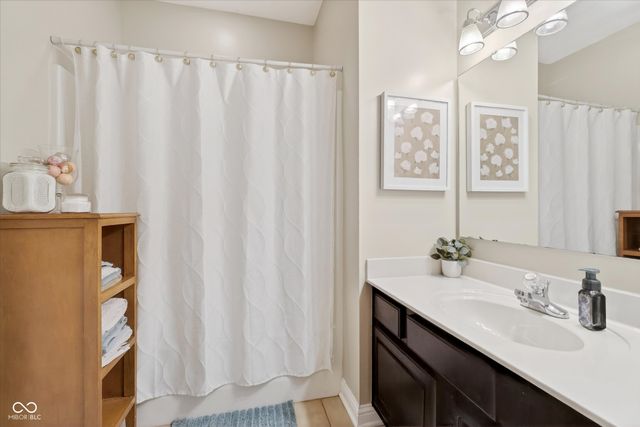 6872 Park Square Drive D, Avon, IN 46123